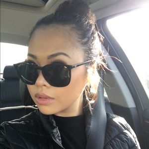 Meet your Posher, Liz